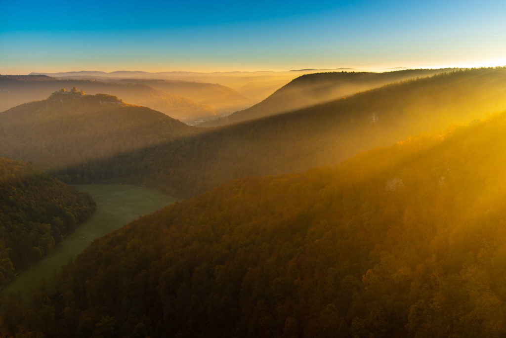 Sonnenaufgang über der Uracher Talspinne