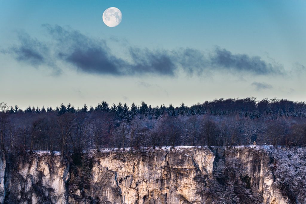 Rutschenfelsen und Mond